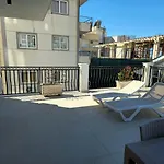 First-one Riesen Terrasse Mit Meerblick 6 Personen 2u1 Lägenhet