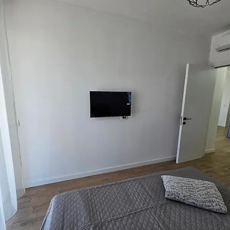 Apartment First-one Riesen Terrasse Mit Meerblick 6 Personen 2u1 Sarande